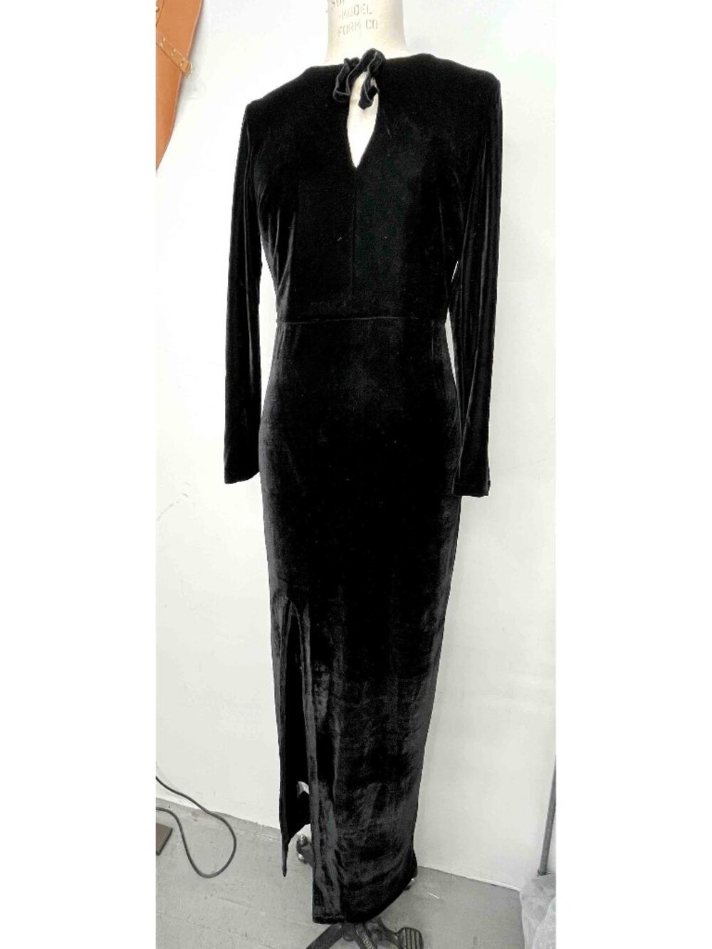 Gothic Black Velvet Long Sleeve Body Con Dress